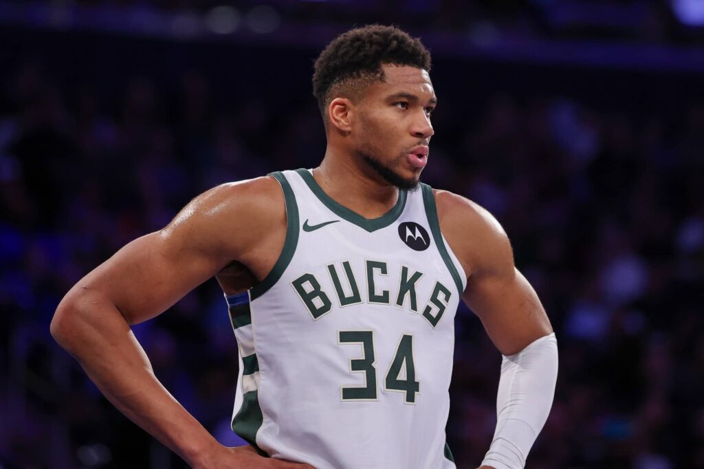 Giannis Antetokounmpo Sends Strong Message To Bucks Teammates Following Seventh Straight Defeat