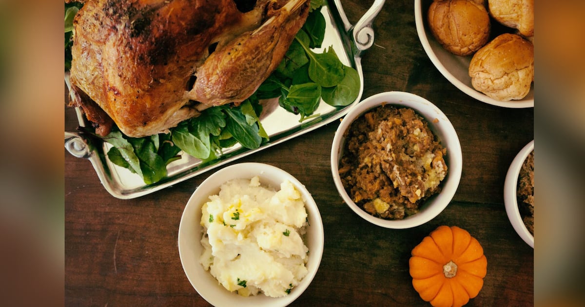 Orlando Magic Organize Thanksgiving Meal Giveaway for Local Families