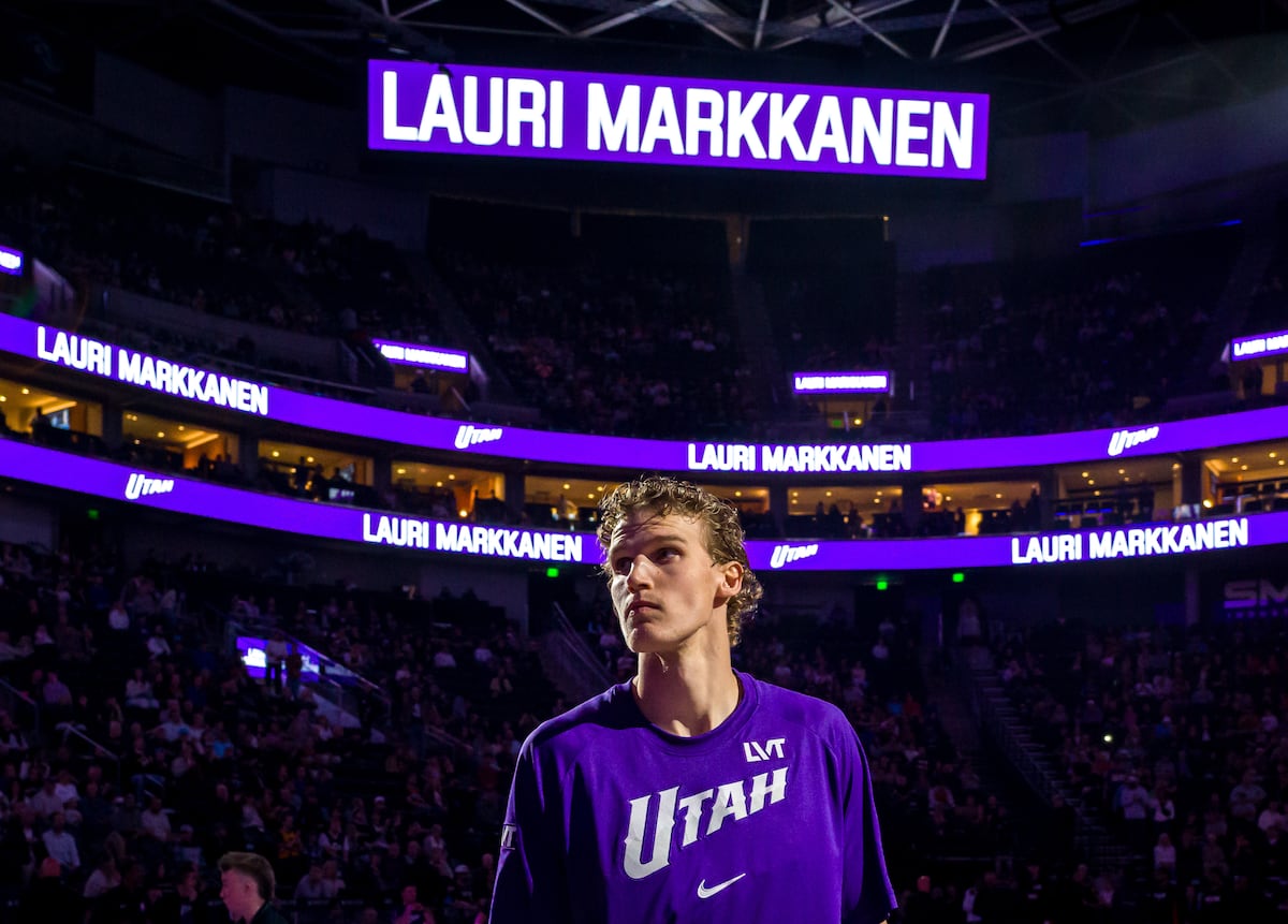 Utah Jazz star Lauri Markkanen is scoring 30 points a night with fewer dribbles than anyone