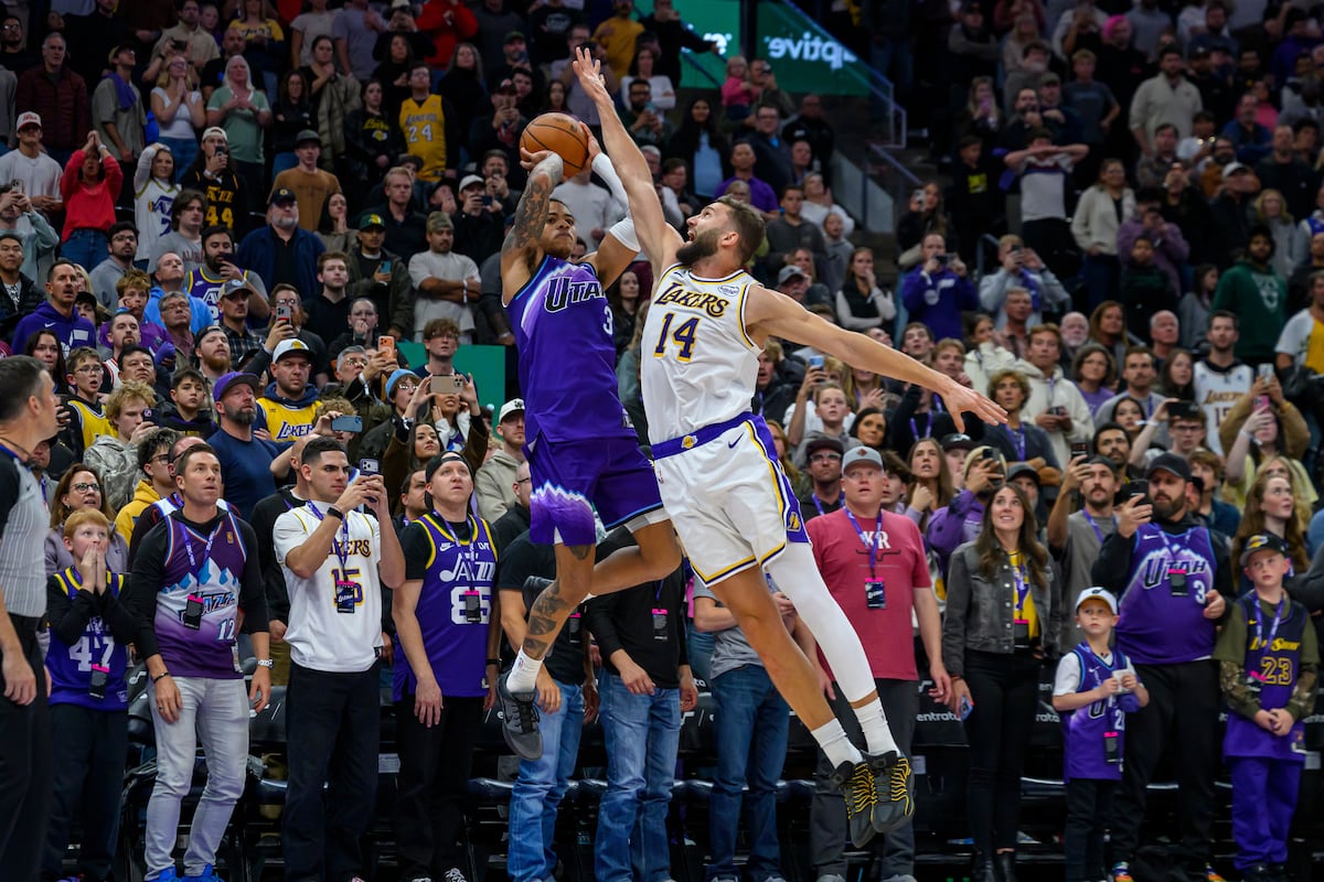 Utah Jazz fall short in comeback bid vs. Lakers after controversial no-call on final play
