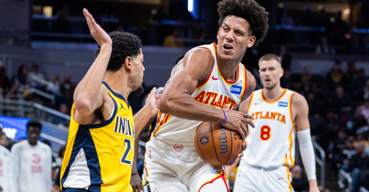 Third quarter run powers Atlanta past Indiana