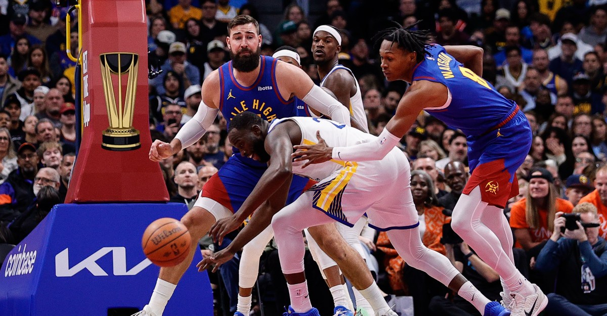 Warriors fans react to big loss to Nuggets without Steph Curry