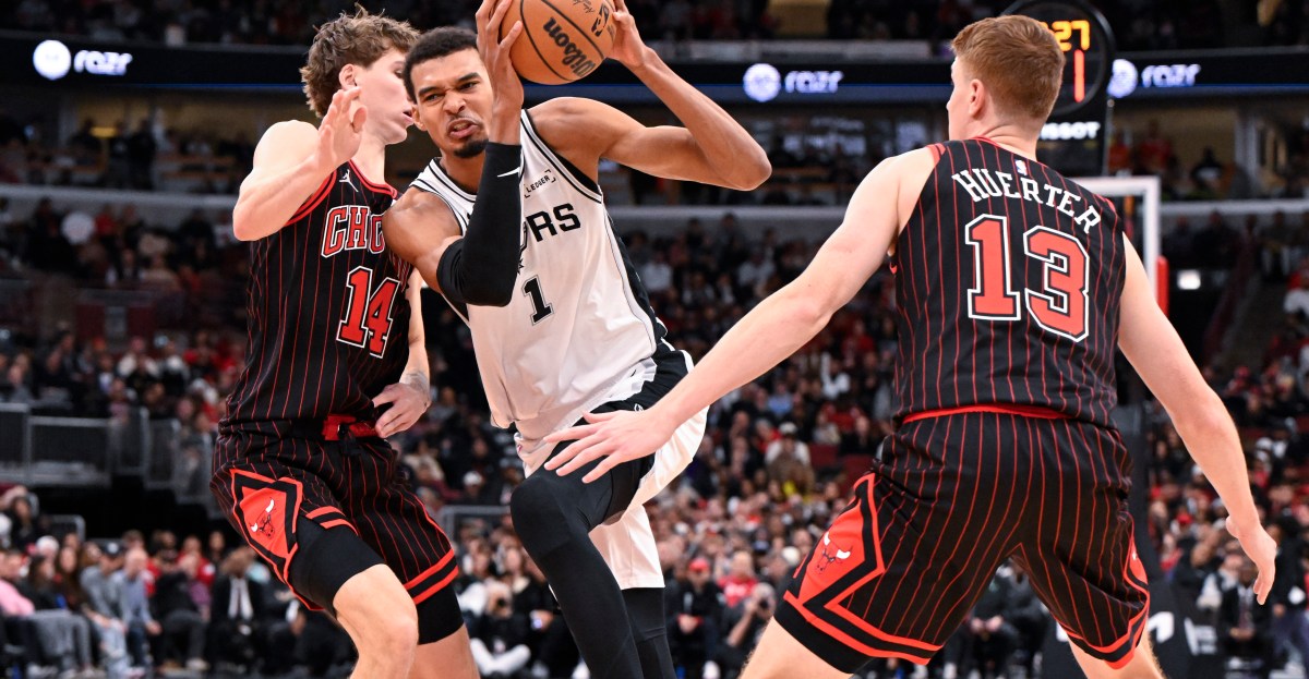 Highlights: Wemby sinks Bulls with clutch fourth-quarter magic