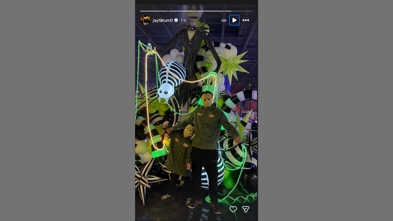 Image via Jayson Tatum/Instagram (screengrab) Jayson-Tatum-with-his-son-Deuce-pulling-off-slasher-look