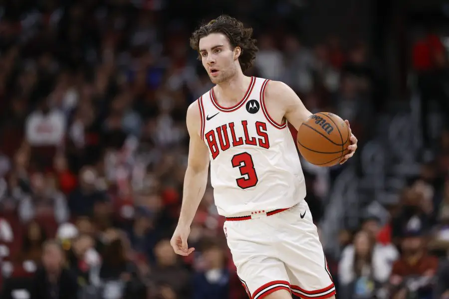 Nov 22, 2025; Chicago, Illinois, USA; Chicago Bulls guard Josh Giddey (3) brings the ball up court against the Washington Wizards during the first half at United Center. Mandatory Credit: Kamil Krzaczynski-Imagn Images