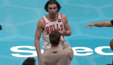 Josh Giddey confronting a fan