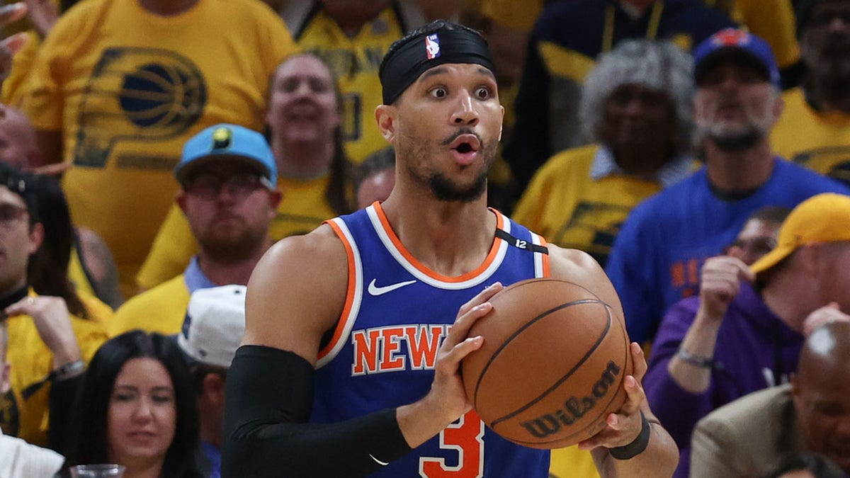 Josh Hart looks to pass