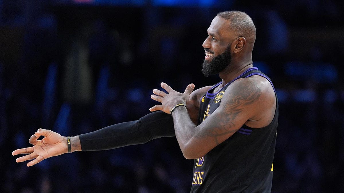 LeBron James celebrates a Lakers basket
