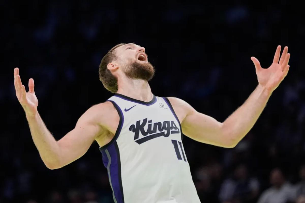 Domantas Sabonis out with partial meniscus tear in Kings crusher
