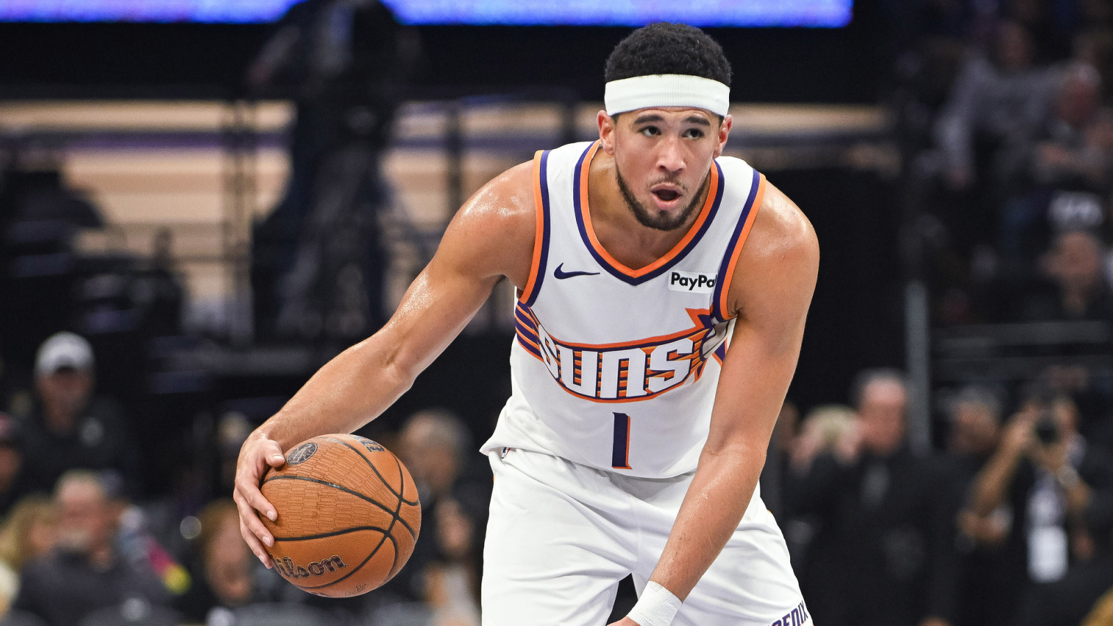 Phoenix Suns hold on to defeat Kings in total team effort on Wednesday