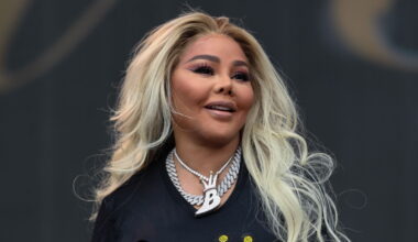 Lil Kim Pops Out At Brooklyn Nets Halftime Show For 'Biggie' Night