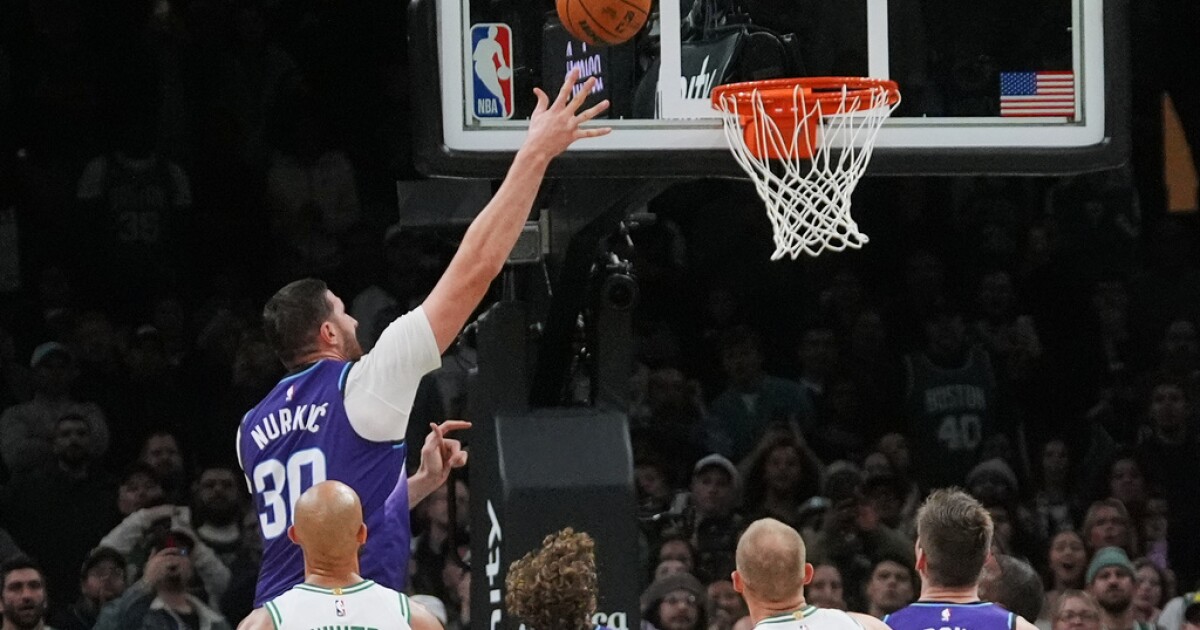 Nurkic makes last-second putback to lift the Jazz past the Celtics, 105-103