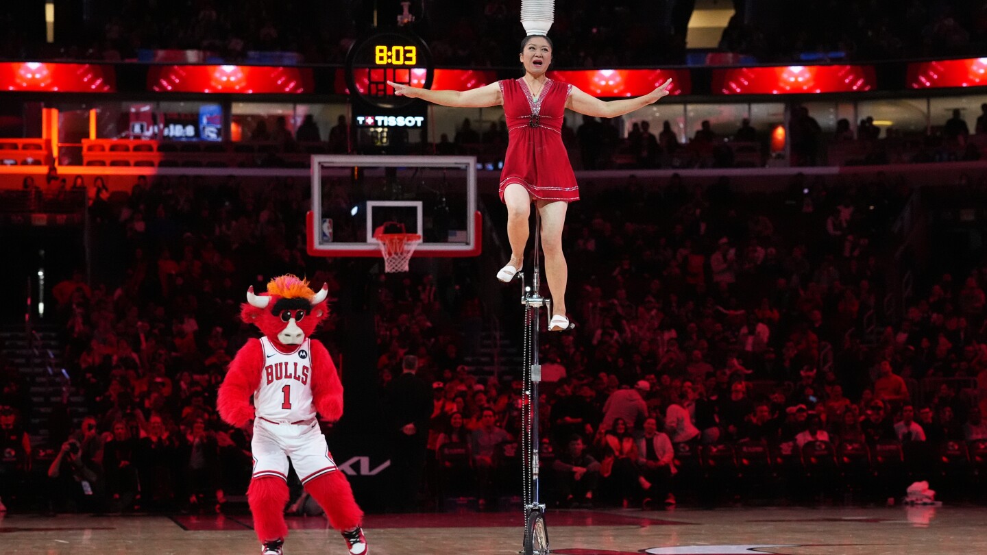 Popular performer Red Panda makes her NBA return