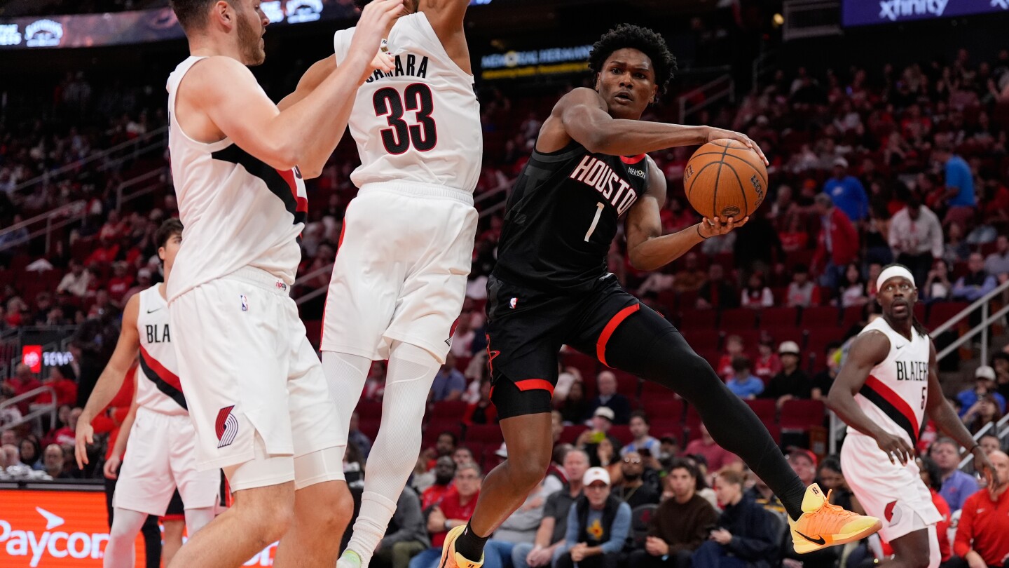 Durant scores 30 as the Rockets beat the Trail Blazers 140-116 for 3rd straight victory