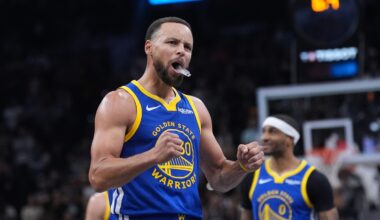 Curry ties Jordan's record, torches Spurs with 49 points to rally Warriors