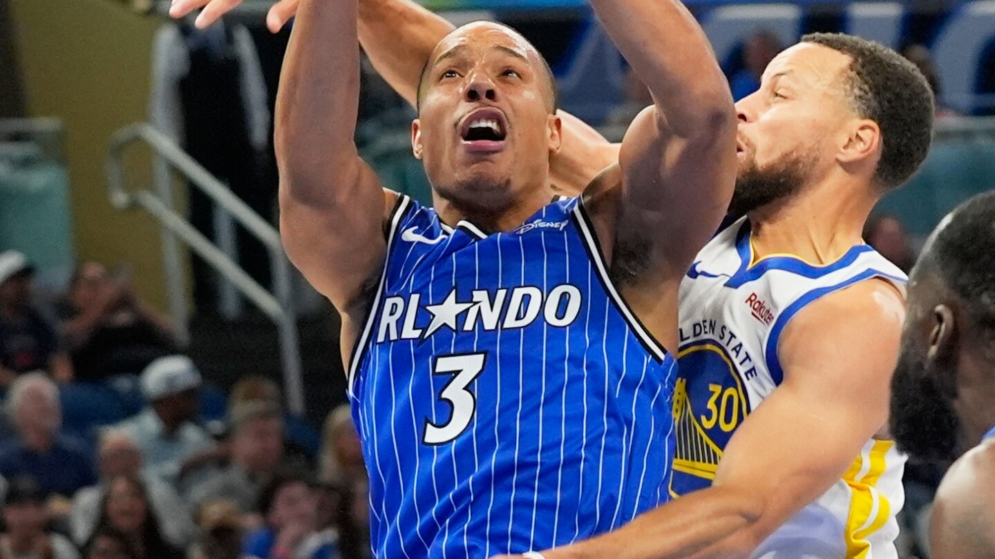 Magic turn back Warriors 121-113