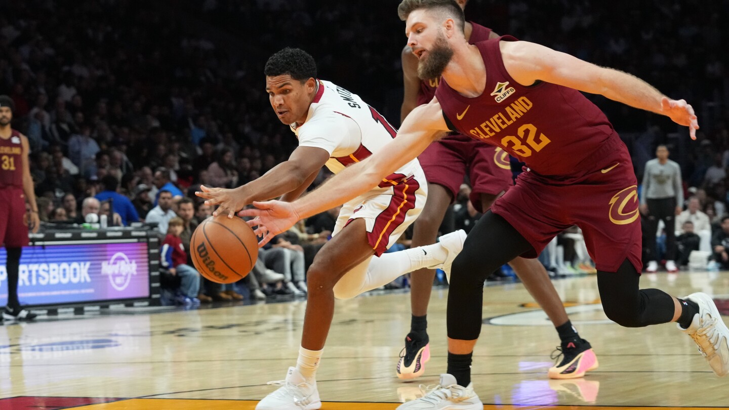 Andrew Wiggins' alley-oop dunk seals Miami Heat's overtime win over Cavaliers