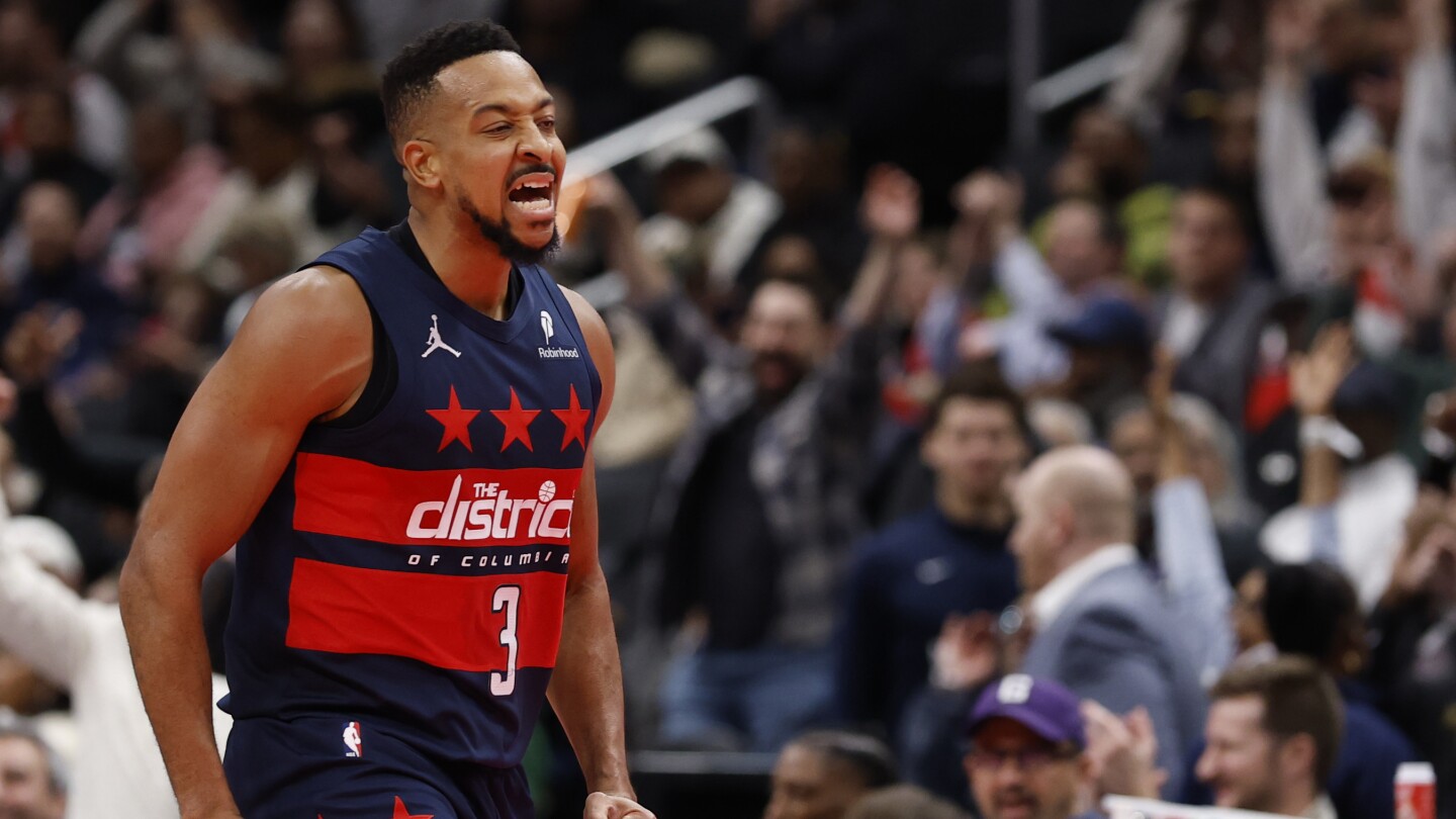 Washington snaps 14-game losing streak with blowout win over Atlanta behind 42 from McCollum