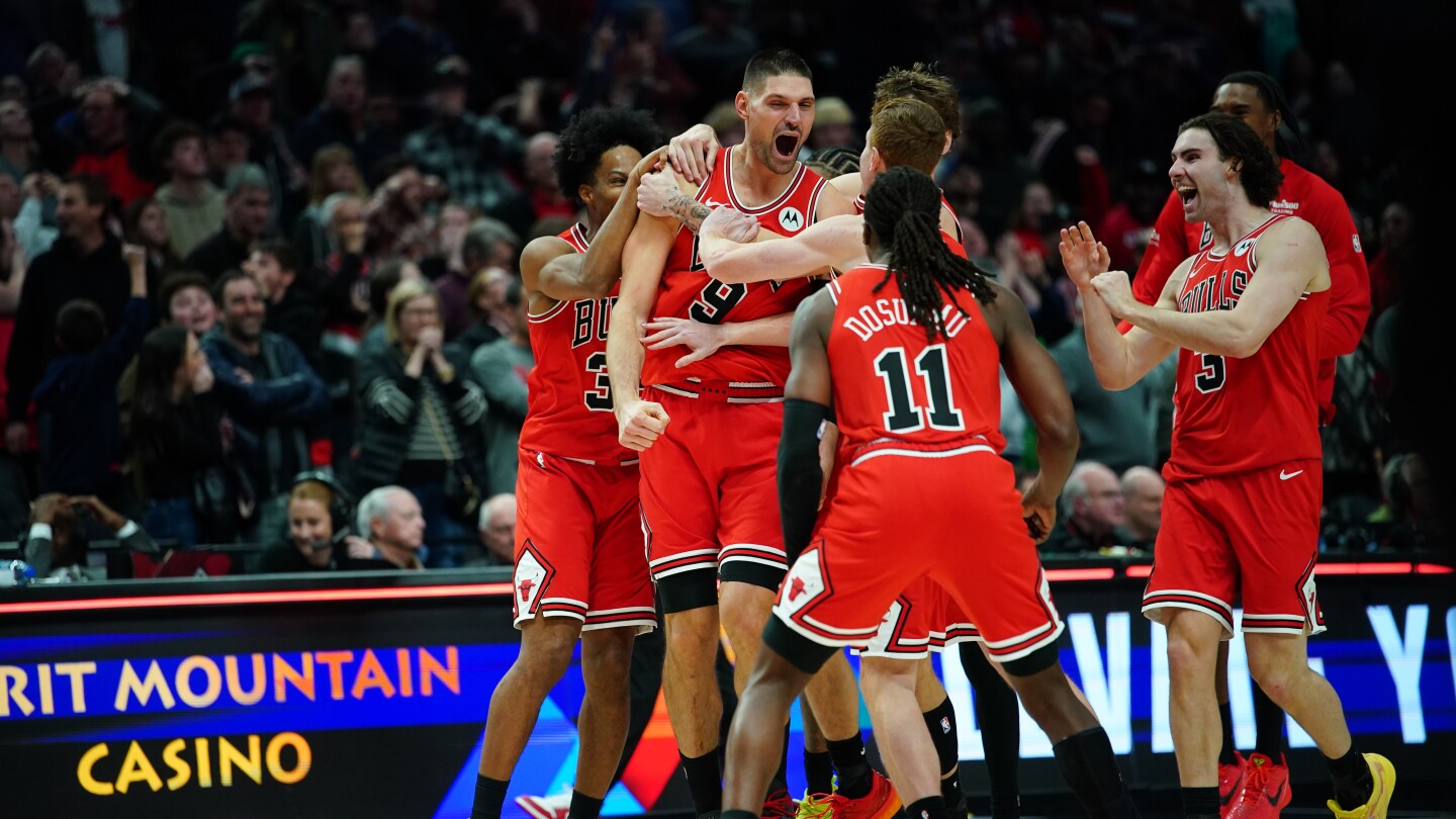 Watch Nikola Vucevic's game-winning 3-pointer lift Bulls past Trail Blazers
