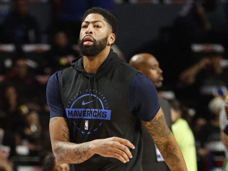 Report: Davis to return vs. Lakers after month-long absence