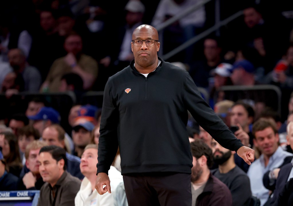 New York Knicks head coach Mike Brown on the sideline during the first quarter.