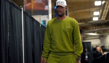 Warriors Star Jimmy Butler Refuses to Shake Hands With Former Heat Teammates in Return to Miami