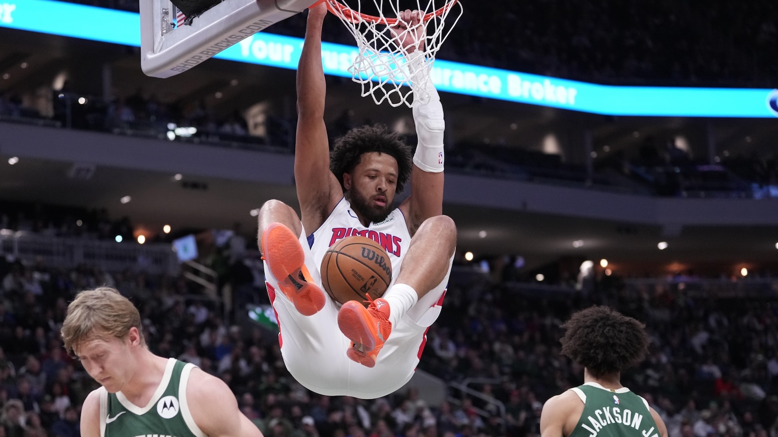 Cunningham helps Pistons breeze past Bucks 129-116 for 12th consecutive victory