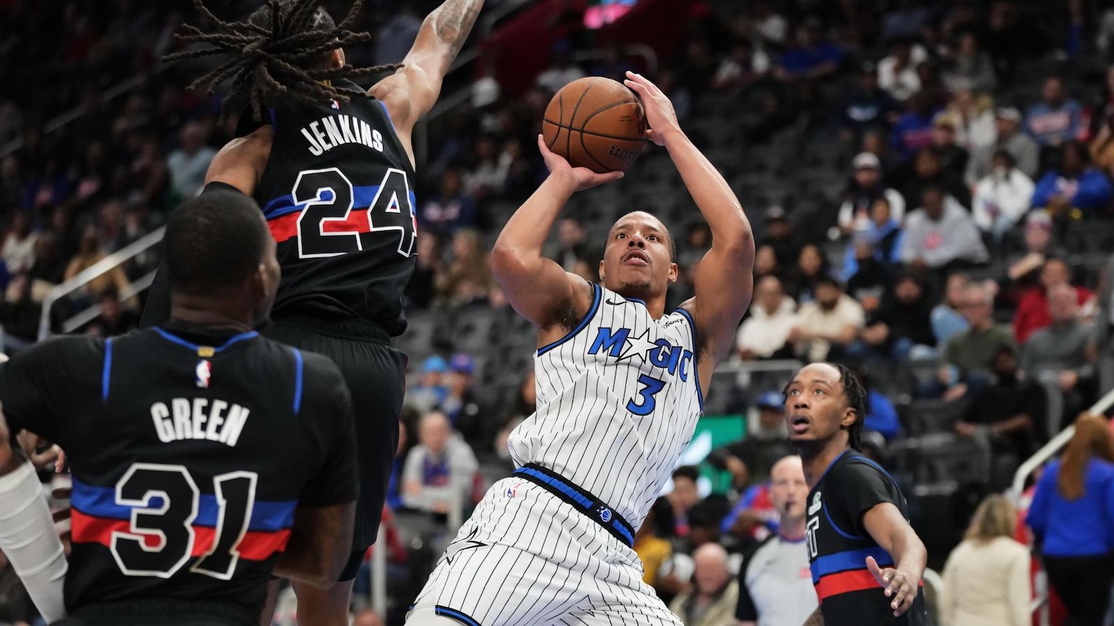 Desmond Bane's 37 points and key rebounds help Magic beat Pistons 112-109 to win NBA Cup group