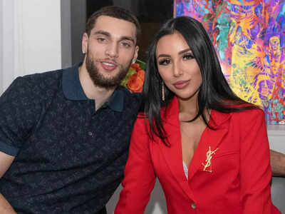 Sacramento Kings star Zach LaVine and wife Hunter LaVine grace social media with warm Thanksgiving picture
