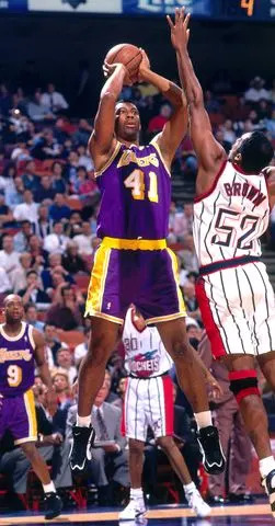 Bill Baptist/NBAE via Getty Elden Campbell on Dec. 6, 1996 in Houston, Texas