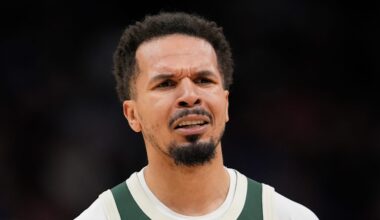 Sacramento Kings v Milwaukee Bucks