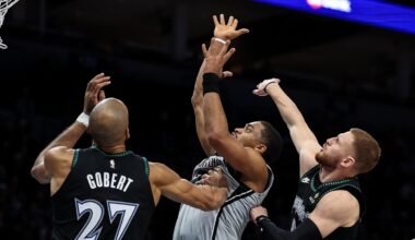 Wolves sweep back-to-back, dominate fourth quarter to smash Spurs