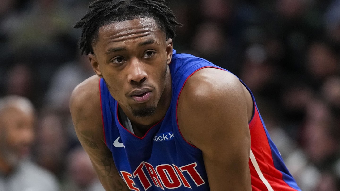 Nov 13, 2024; Milwaukee, Wisconsin, USA;  Detroit Pistons forward Ron Holland II (00) during the game against the Milwaukee Bucks at Fiserv Forum.
