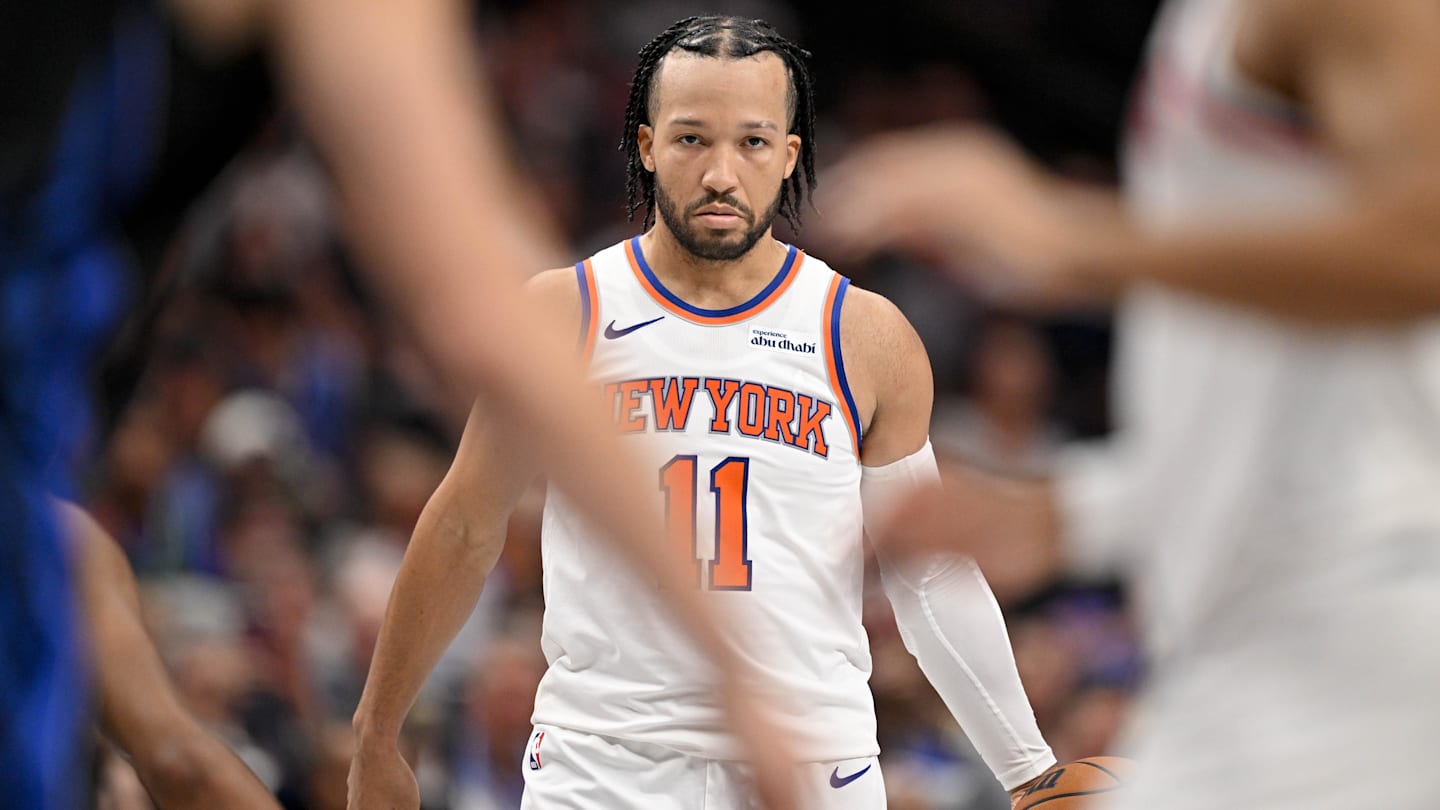 Nov 19, 2025; Dallas, Texas, USA; New York Knicks guard Jalen Brunson (11) looks to set the play against the Dallas Mavericks during the second half at the American Airlines Center. Mandatory Credit: Jerome Miron-Imagn Images