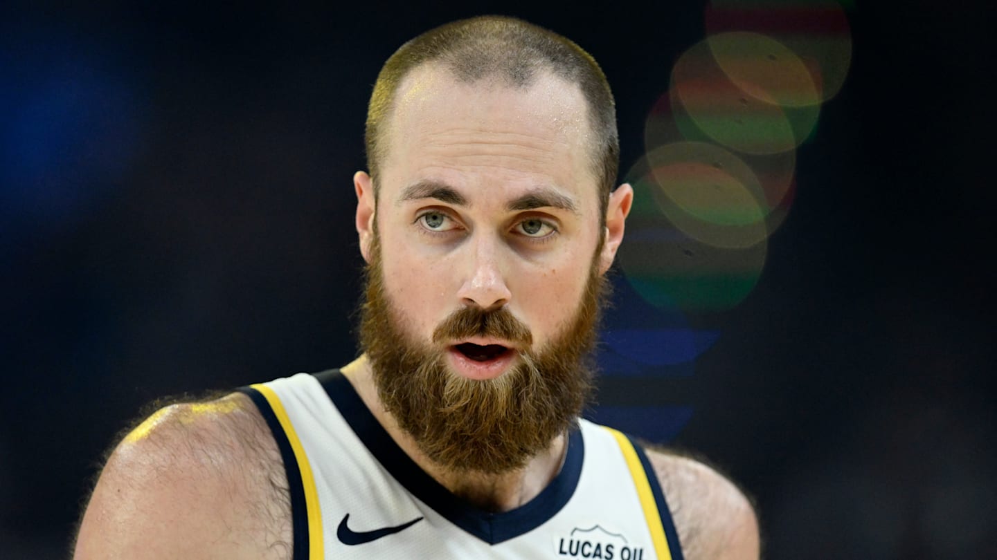 Indiana Pacers center Jay Huff (32) during a game against the Golden State Warriors.