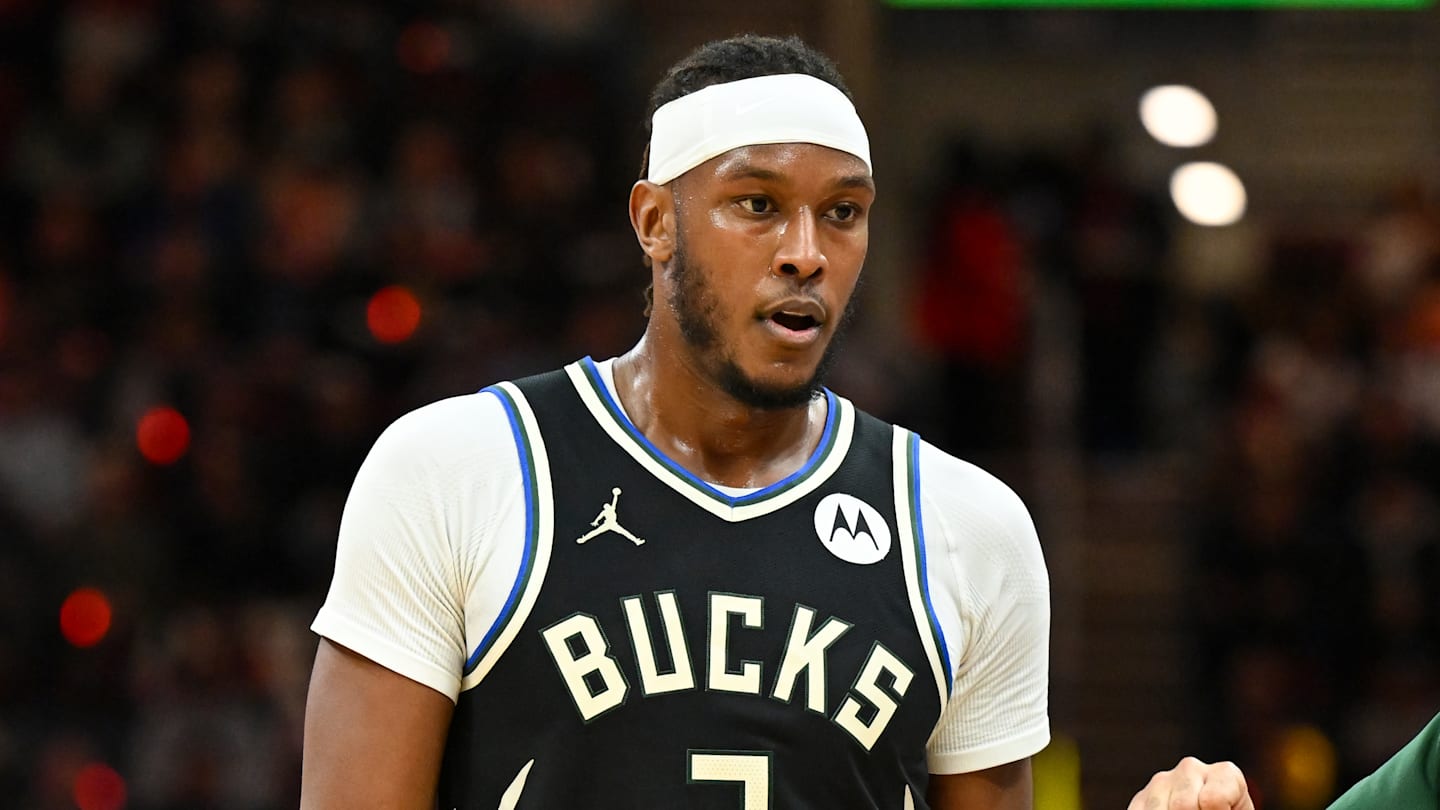 Milwaukee Bucks center Myles Turner (3) during a game against the Cleveland Cavaliers.