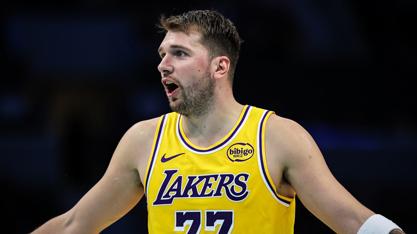 Los Angeles Lakers v Charlotte Hornets