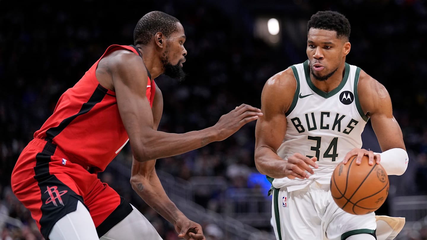 Houston Rockets v Milwaukee Bucks