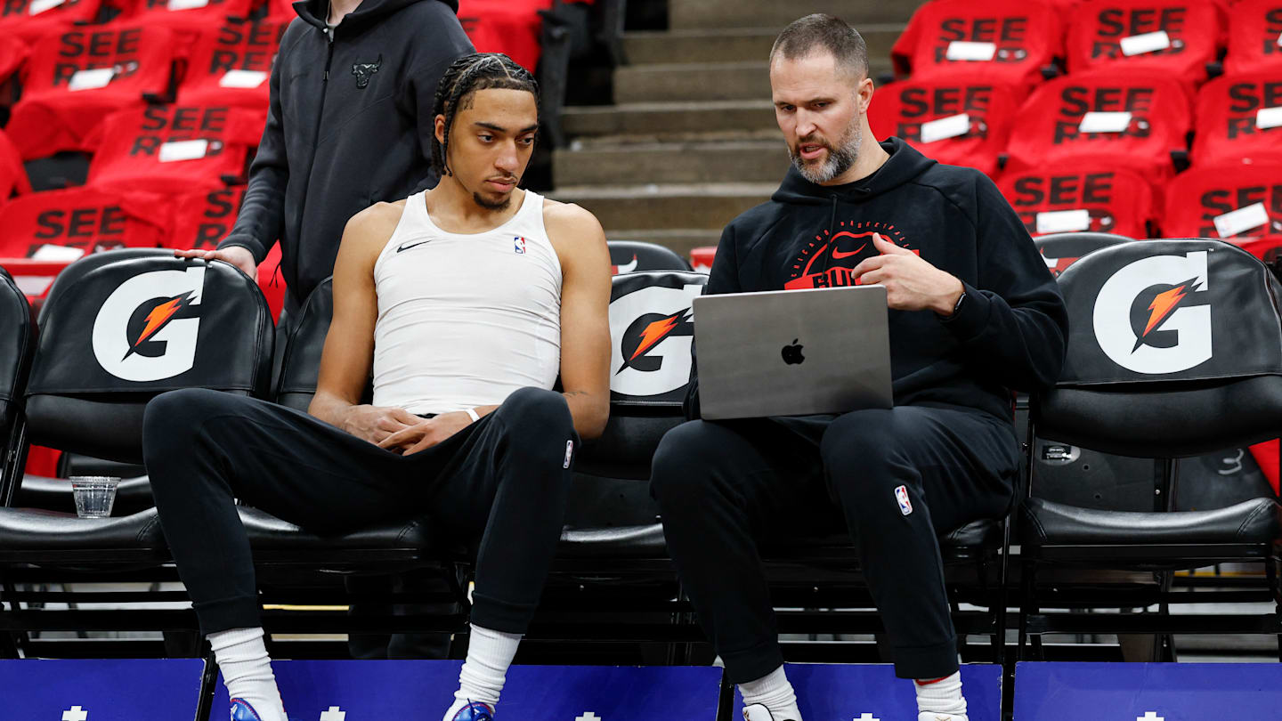 Noa Essengue of the Chicago Bulls looks on from the bench.