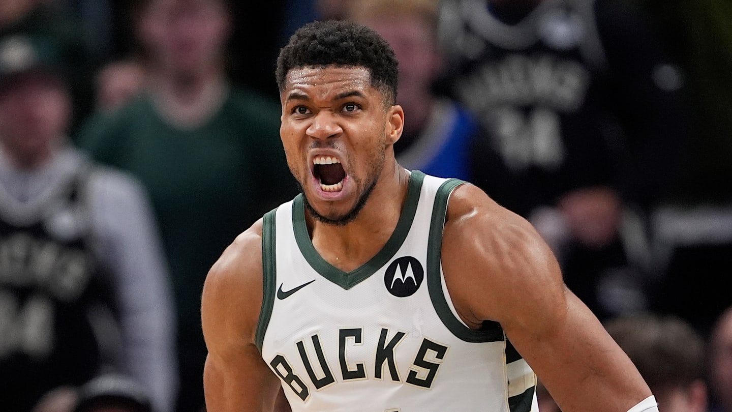 New York Knicks v Milwaukee Bucks