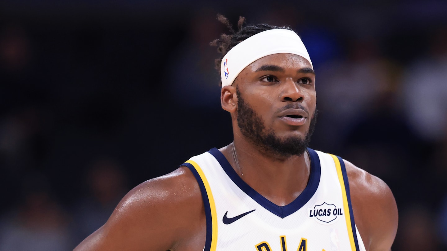 Indiana Pacers forward Jarace Walker (5) during a game against the San Antonio Spurs.