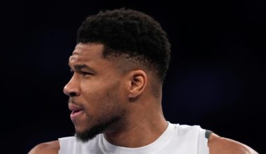 Milwaukee Bucks v New York Knicks