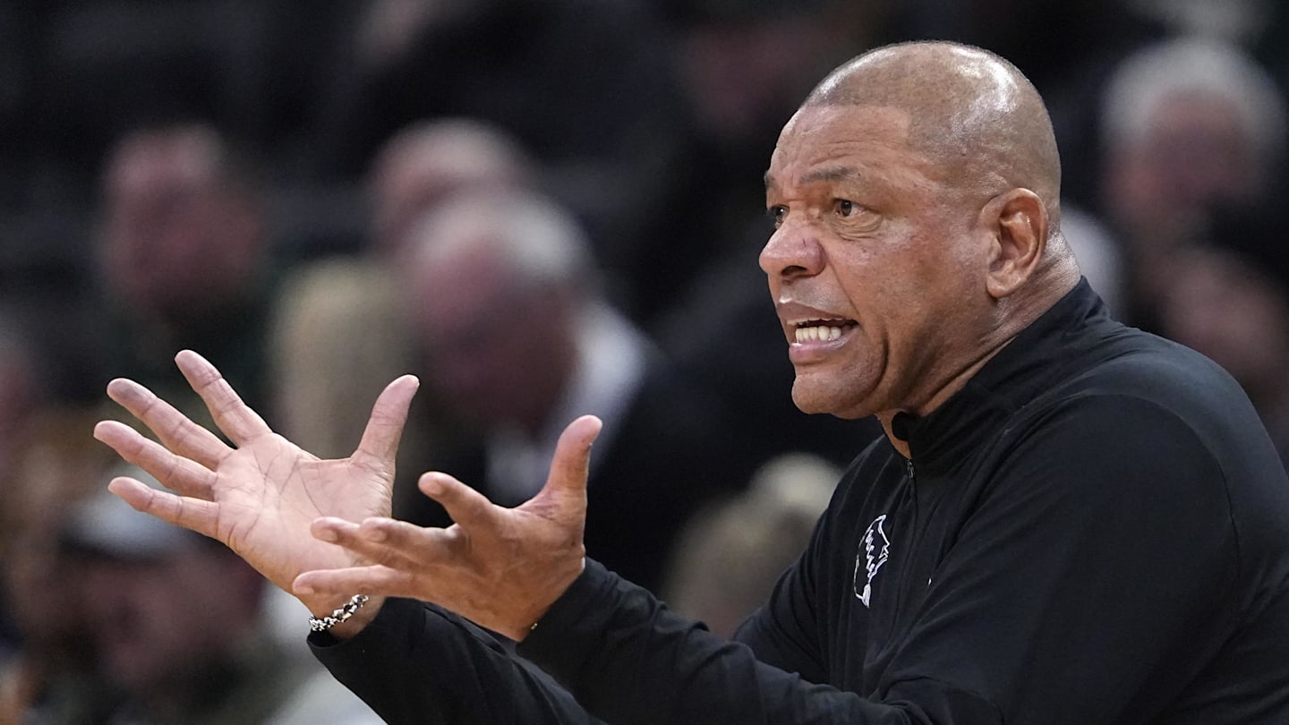 Milwaukee Bucks struggle without Giannis Antetokounmpo, fall vs. Philadelphia 76ers