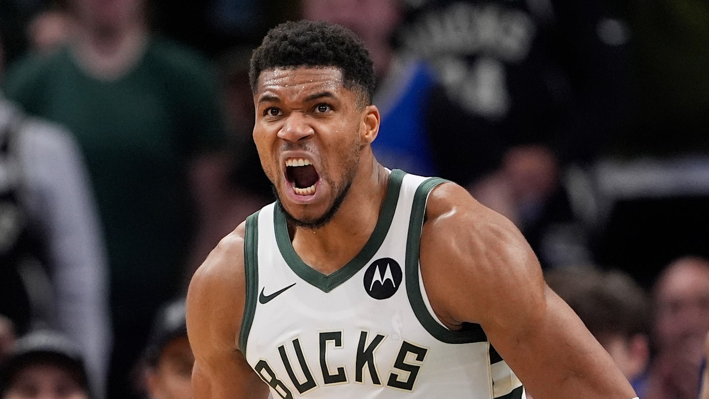 New York Knicks v Milwaukee Bucks