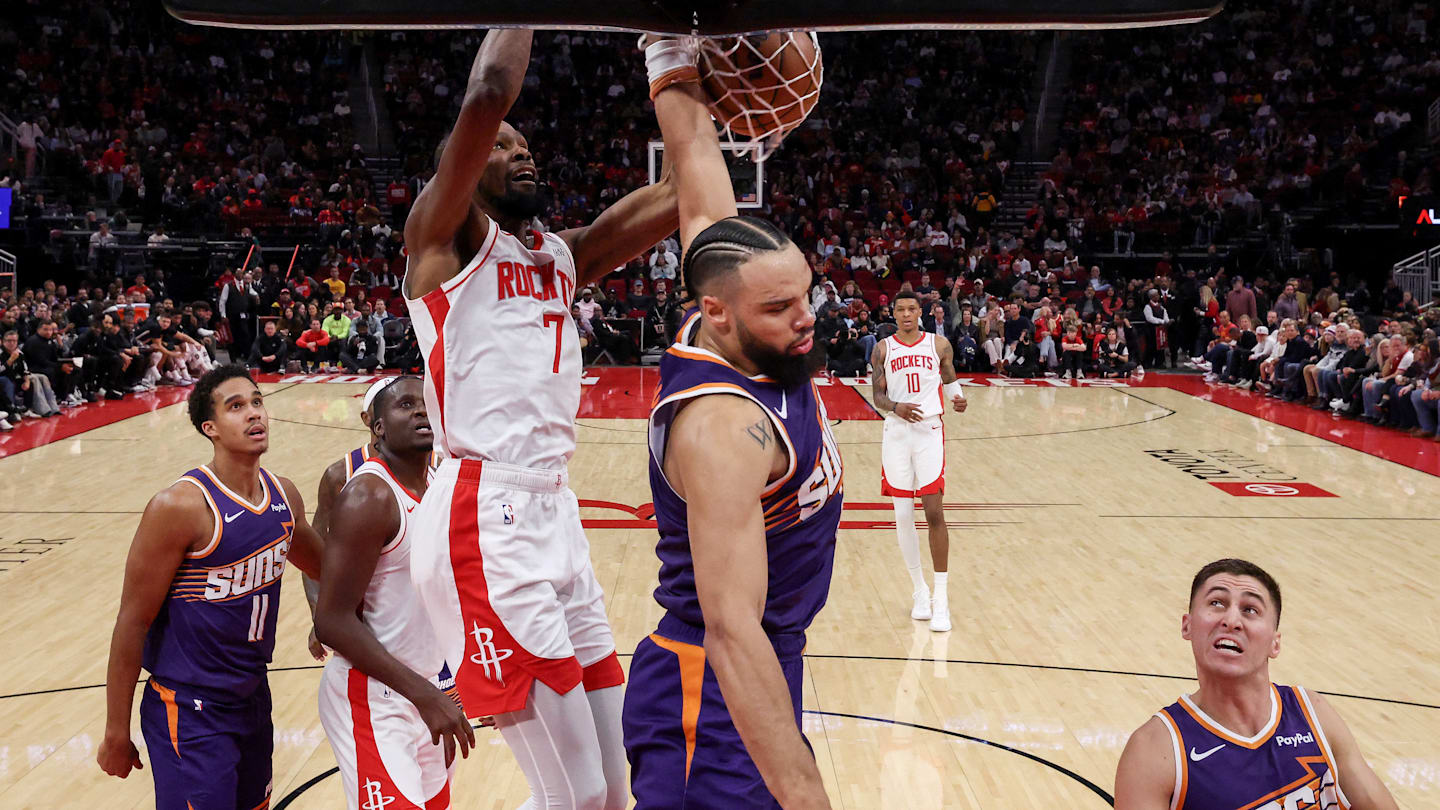 Phoenix Suns v Houston Rockets