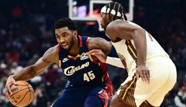 Cavaliers lack momentum as they lose to the Warriors