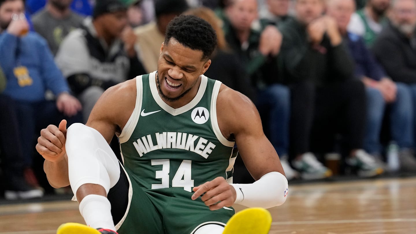 Detroit Pistons v Milwaukee Bucks