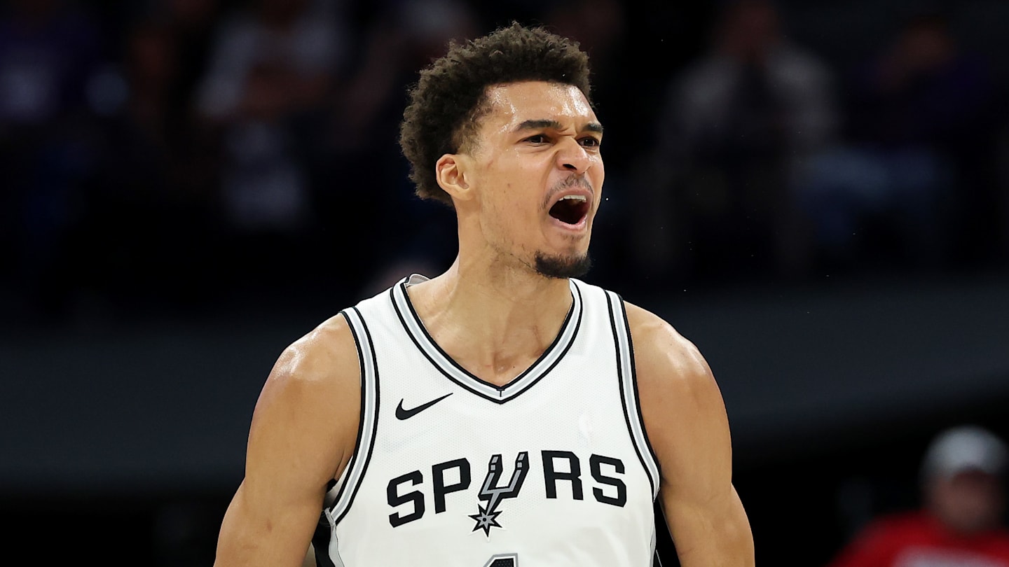 San Antonio Spurs v Sacramento Kings