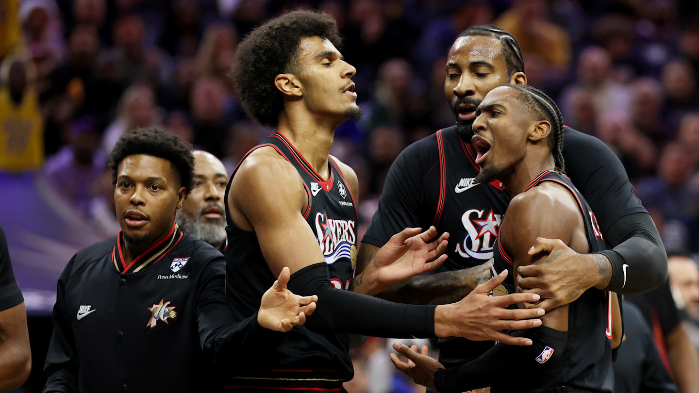 Los Angeles Lakers v Philadelphia 76ers