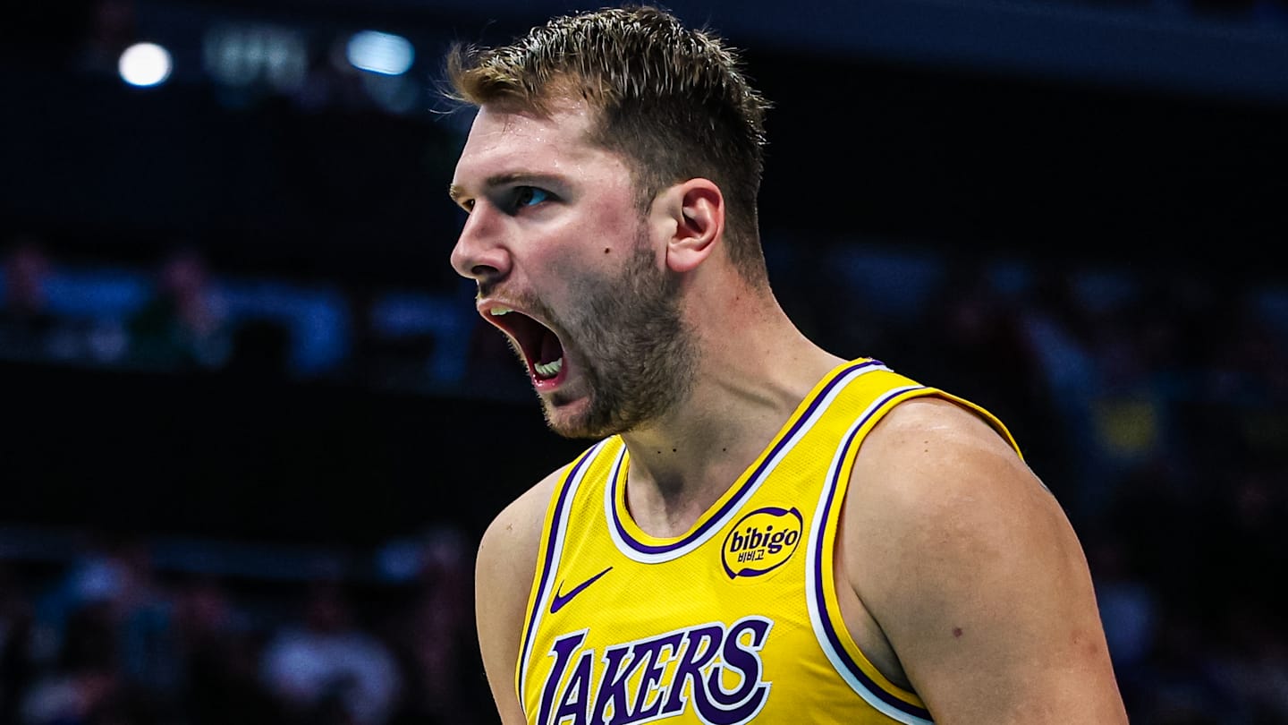 Los Angeles Lakers v Charlotte Hornets